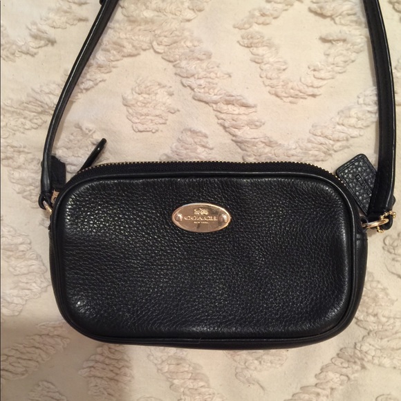 Coach Handbags - SALE! COACH CROSSBODY BAG 6x4 (Great cond)